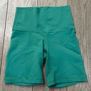 Aritiza tna biker shorts